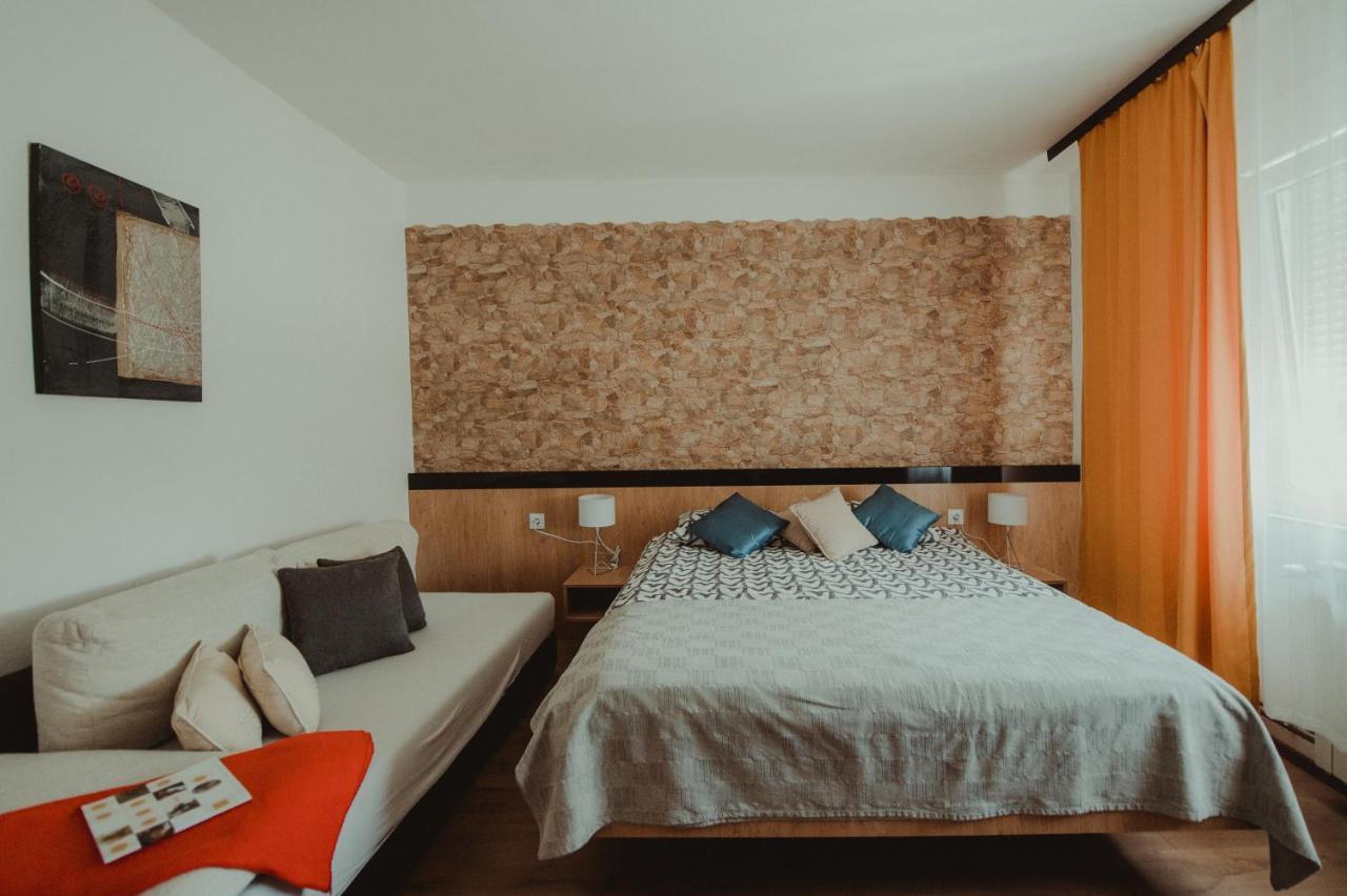 Apartman Lovric Ðakovo Exterior foto
