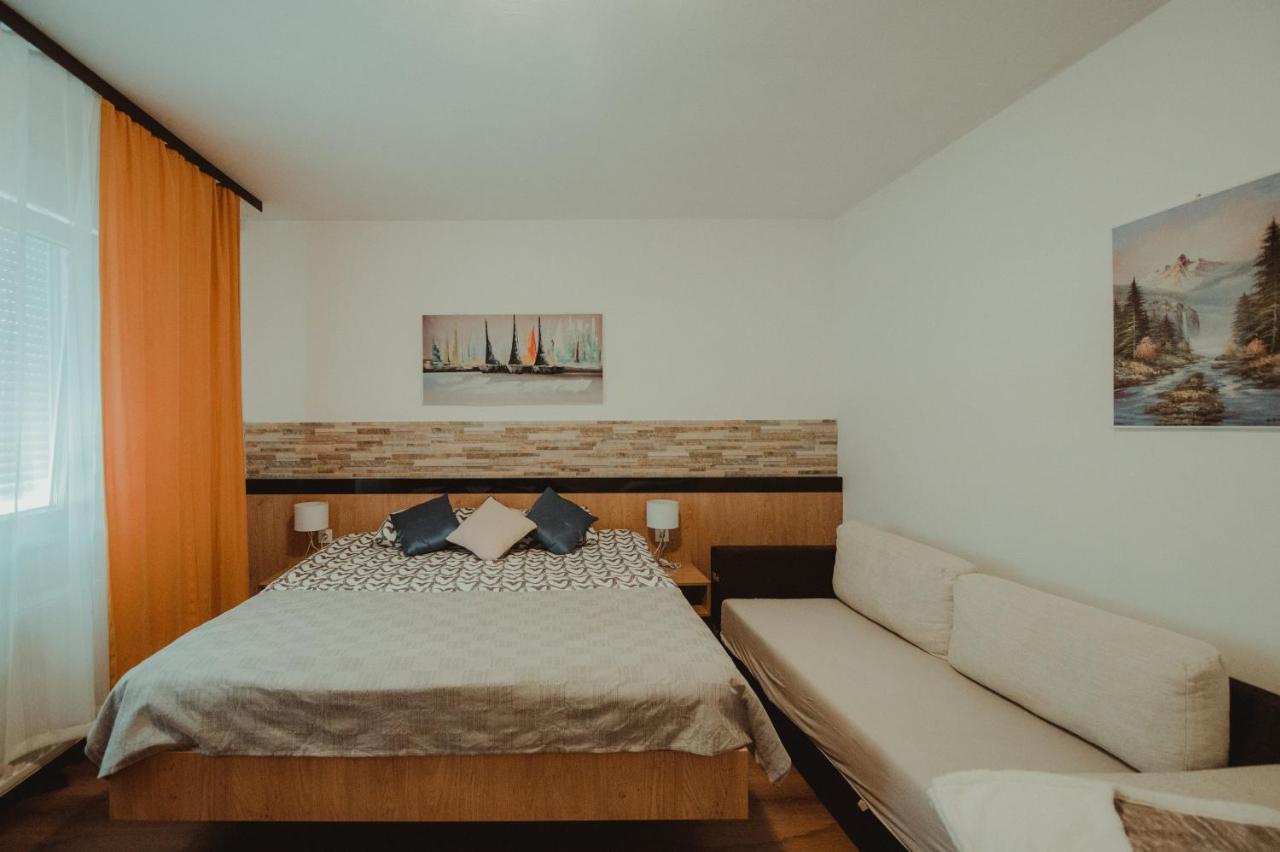 Apartman Lovric Ðakovo Exterior foto