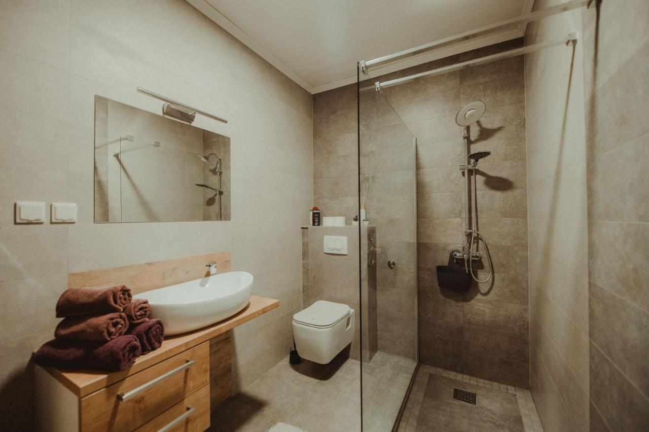 Apartman Lovric Ðakovo Exterior foto