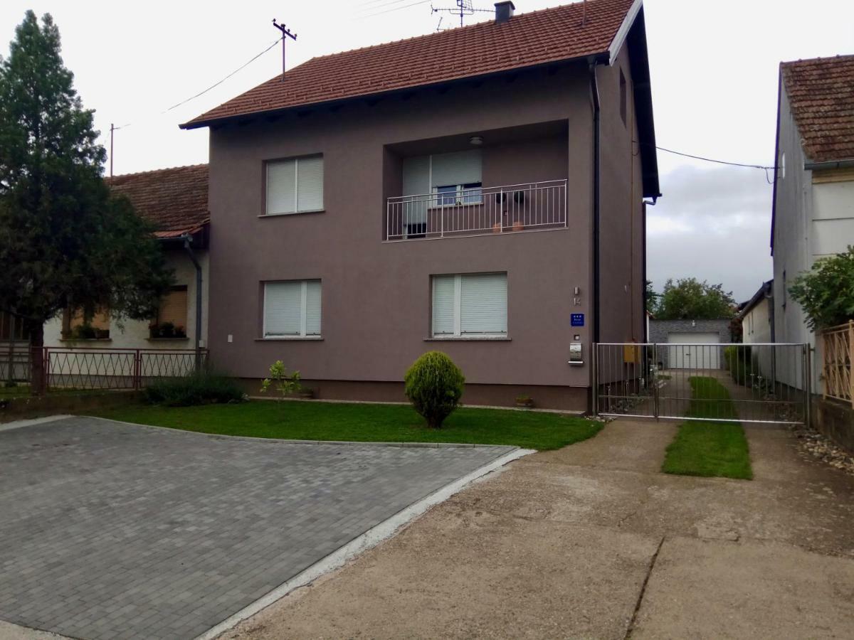 Apartman Lovric Ðakovo Exterior foto